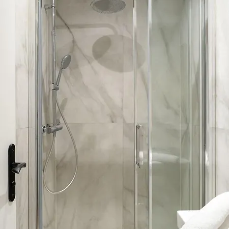 Thebluestay 351 - Superb In Republique Apartament *